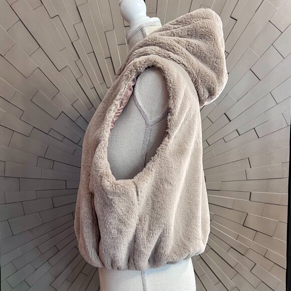 NEW Thread & Supply Mink Faux Hooded Cropped Vest Beige SOFT - Picture 4 of 9